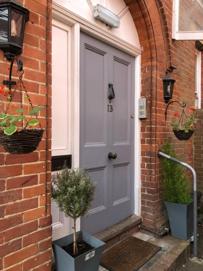 Canterbury Accommodations With Free Car Park Onsite And High Speed Wifi المظهر الخارجي الصورة