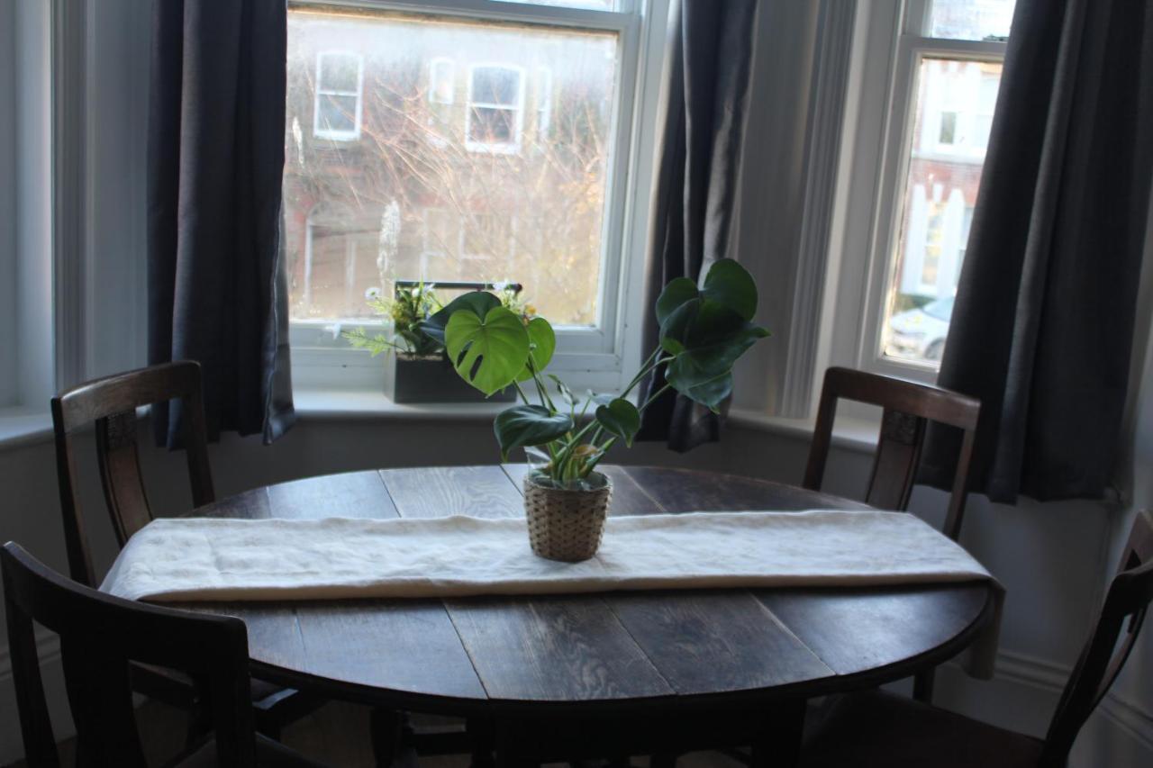 Canterbury Accommodations With Free Car Park Onsite And High Speed Wifi المظهر الخارجي الصورة
