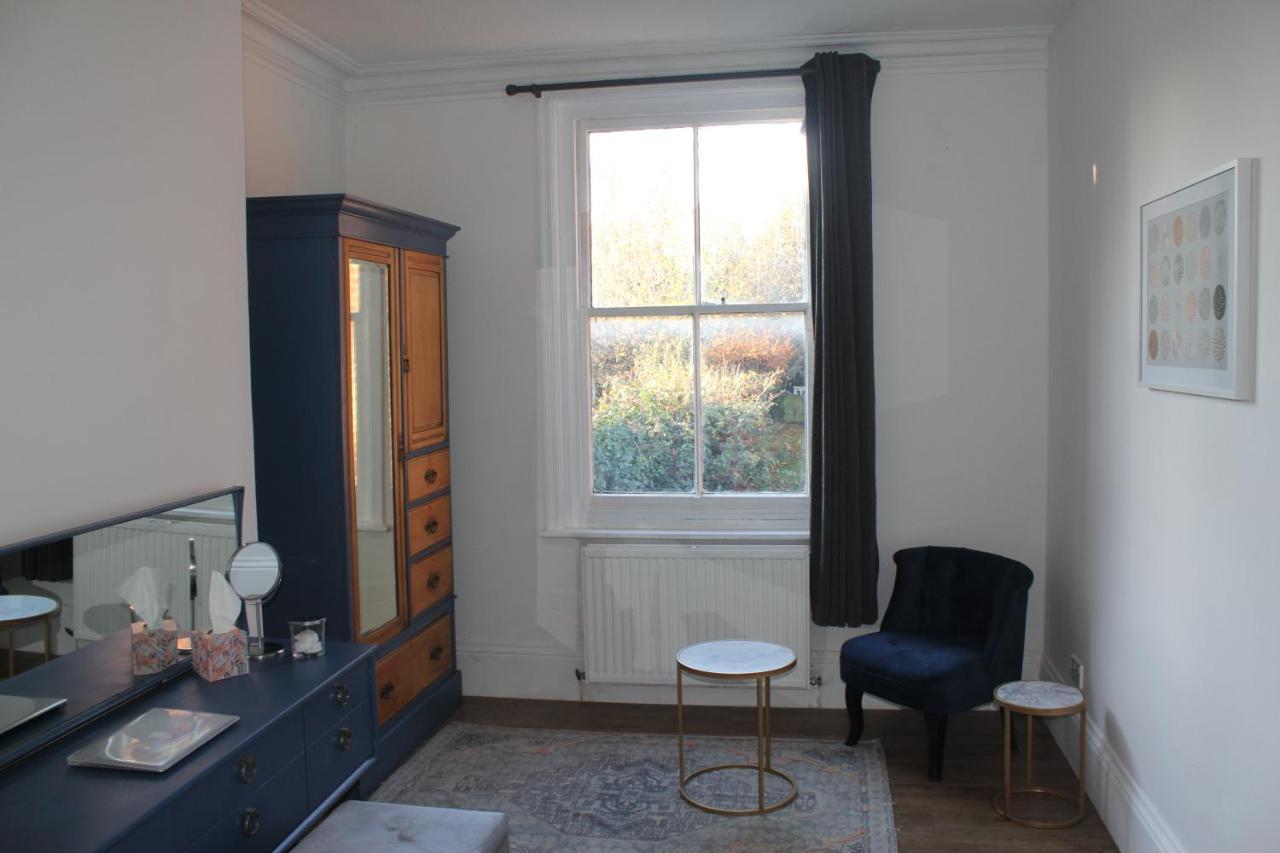 Canterbury Accommodations With Free Car Park Onsite And High Speed Wifi المظهر الخارجي الصورة